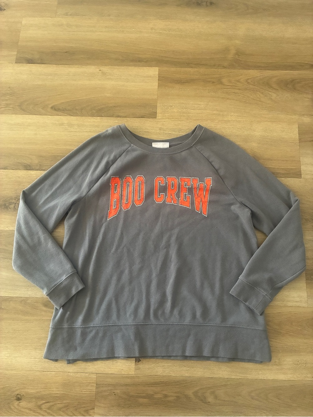 Isabel by Ingrid + Isabel Boo Crew Halloween Sweatshirt Women’s Medium Gray Pull